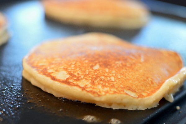 Sugar-Free Almond Flour Pancakes | That Square Plate