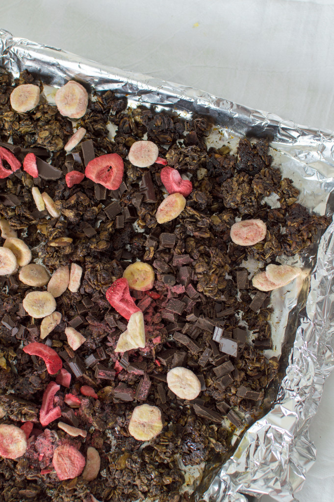 I needed a healthy energy-filled snack, so I got some inspiration from Love Crunch granola and made my own version. Behold! This Dark Chocolate Strawberry-Banana Granola! #YUM.