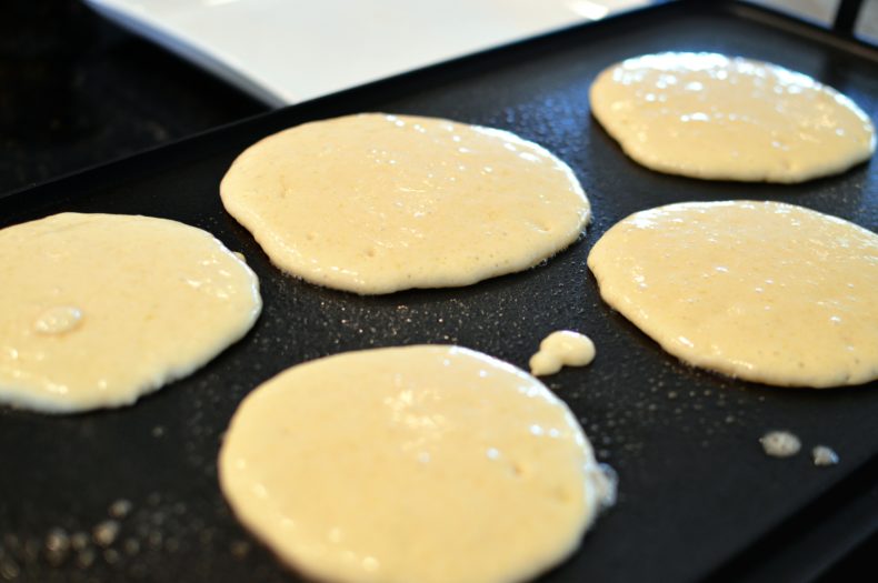 Sugar-Free Almond Flour Pancakes | That Square Plate